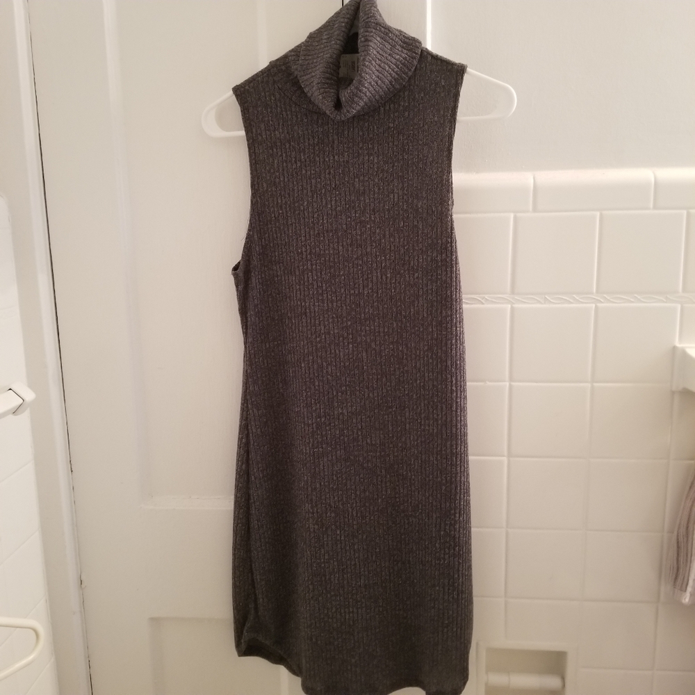 Wet Seal sleeveless gray tunic dress